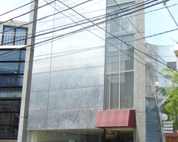 今年も気になる　風呂敷　売れ筋ランキング　そこで　売れた・売りやすい・売り方　解説付き　2011年　むす美風呂敷売れ筋大賞　発表　です。