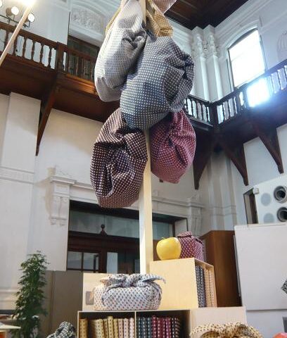 ふろしきバッグにおすすめ！ツリー型ディスプレイ